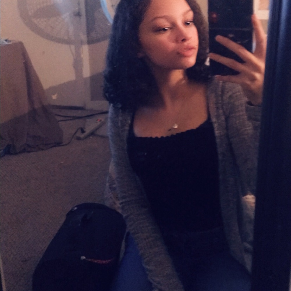 Meet your Posher, Amari